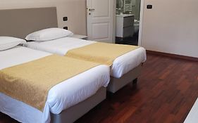 Guesthouse Central Station Group - Via Sammartini 15